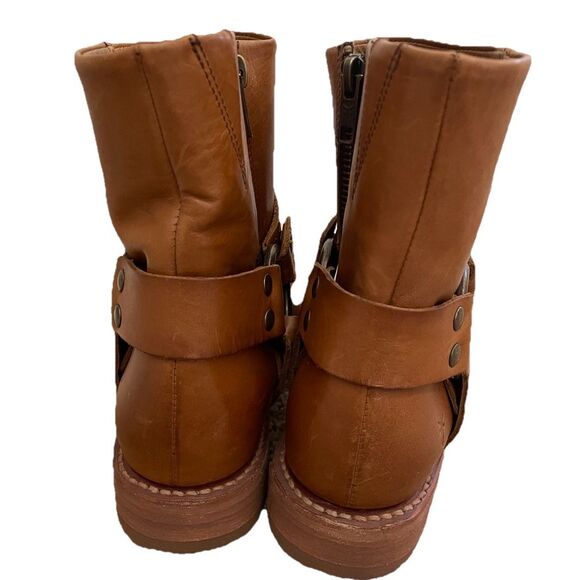 New $248 Frye Veronica Harness Short Caramel Boot Size 8.5 - Picture 7 of 8